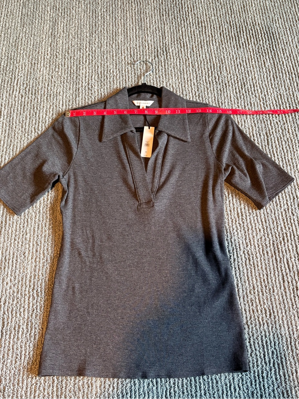 NWT Banana Republic split neck polo, Medium Charcoal grey perfect condition - Picture 4 of 7